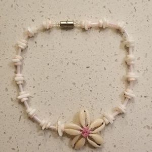 Shell bracelet/anklet with magnetic closure
